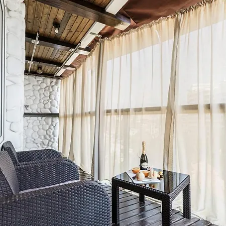 с террасой возле аркадии ! вид моря ! литературная улица, 12 * Odessa