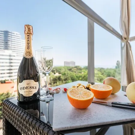 с террасой возле аркадии ! вид моря ! литературная улица, 12 Apartment *