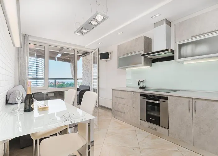 с террасой возле аркадии ! вид моря ! литературная улица, 12 Одесса